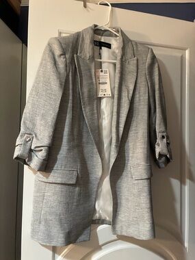Zara Light Gray Open-Front Blazer with Roll-Tab Sleeves